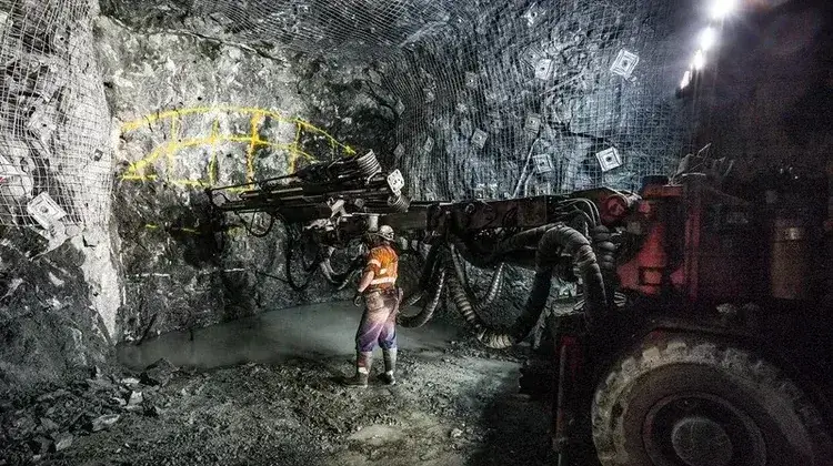 curso Geomecánica Minera: Análisis y Diseño